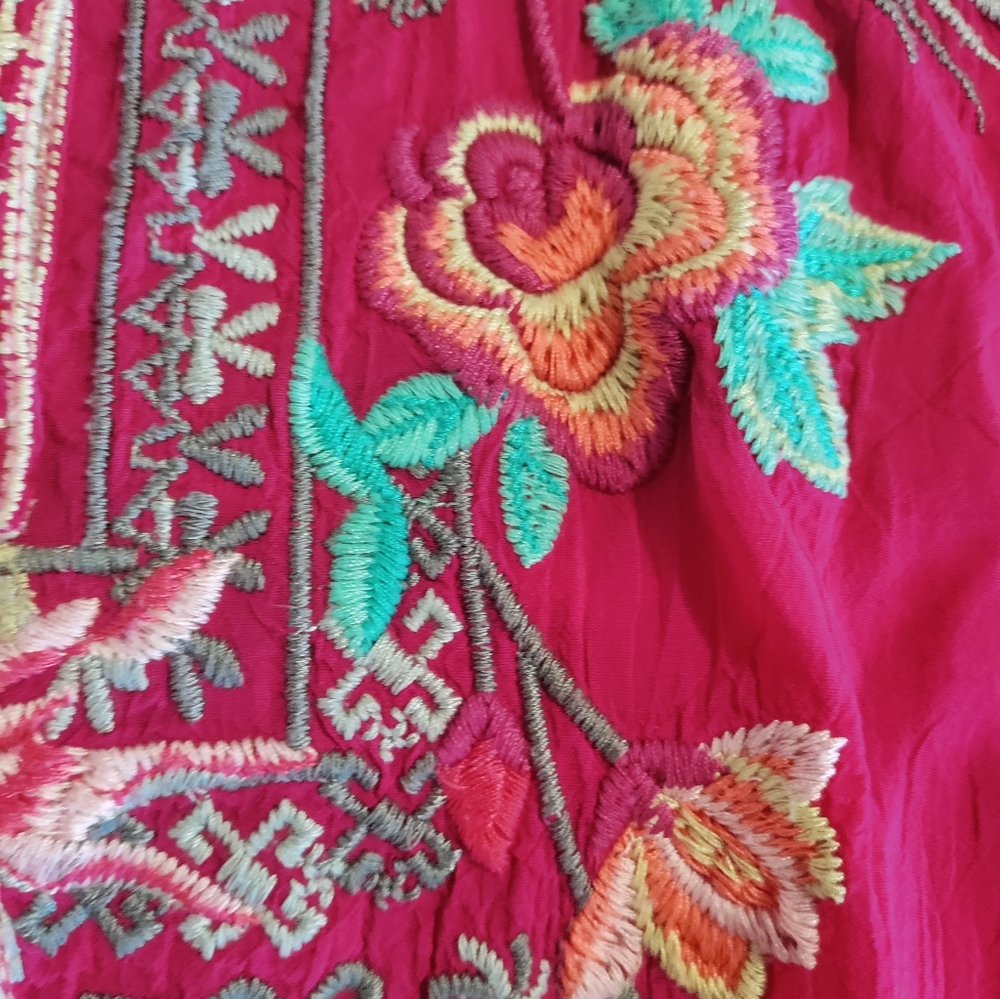 JOHNNY WAS HOT PINK EMBROIDERED MEDIUM TOP PRE-OWNED BEAUTIFUL - Picture 7 of 11